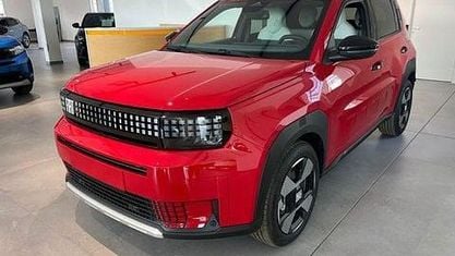 Neu Fiat Grande Panda La Prima 110 PS (80 kW) 2026 Rot Kleinwagen
