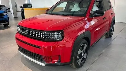 Nuova Fiat Grande Panda La Prima 110 CV (80 kW) 2026 Rosso Utilitaria