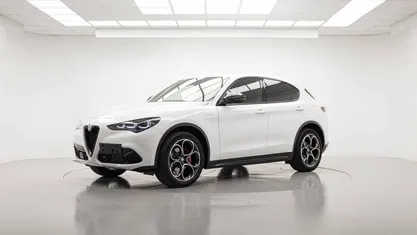 Usata 2022 Alfa Romeo Stelvio Veloce SUV | 30.890 € (Buon prezzo)