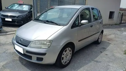 Usata Fiat Idea 69 CV (50 kW) 2008 Argento Monovolume
