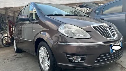 Usata Lancia Musa 77 CV (56 kW) 2010 Marrone Monovolume