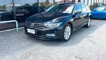 Usata VW Passat Business 150 CV (110 kW) 2020 Nero Station wagon