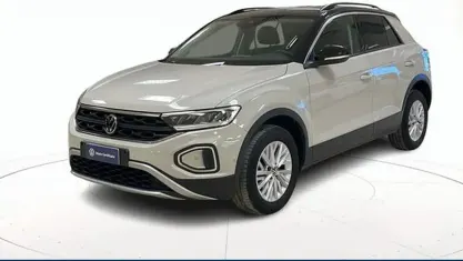 Usata VW T-Roc Life 110 CV (80 kW) 2022 Nero pastello SUV