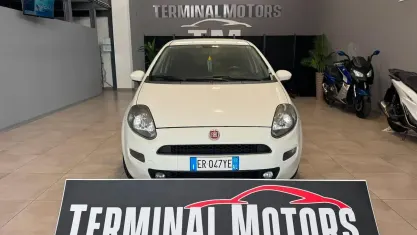 Usata Fiat Punto Lounge 75 CV (55 kW) 2013 Bianco Utilitaria