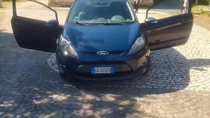 Usata Ford Fiesta 90 CV (66 kW) 2010 Blu Utilitaria