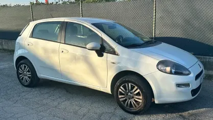 Usata Fiat Punto Lounge 77 CV (56 kW) 2014 Bianco Utilitaria
