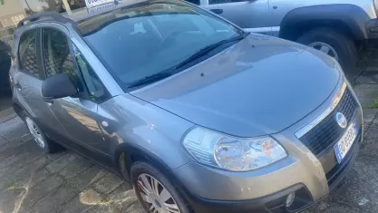 Usata Fiat Sedici Dynamic 107 CV (78 kW) 2006 Grigio SUV