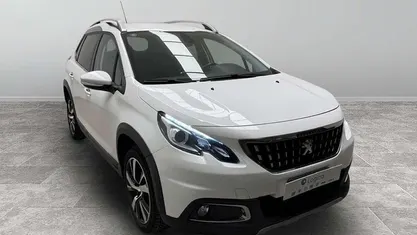 Usata 2017 Peugeot 2008 Allure SUV | 9900 € (Buon prezzo)