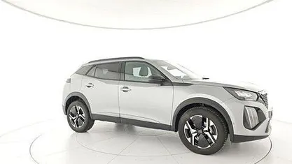 Używany Peugeot 2008 Allure 102 KM (75 kW) 2025 Srebrny SUV