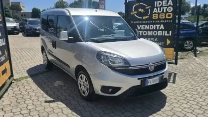 Usado Fiat Doblò Easy 105 HP (77 kW) 2019 Prateado Monovolume