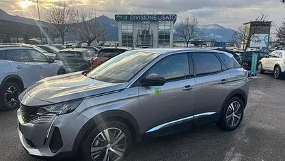 Usata Peugeot 3008 Allure 302 CV (222 kW) 2023 SUV