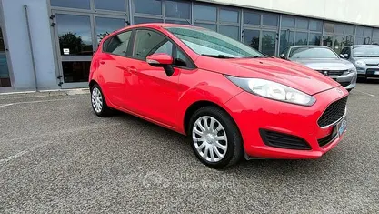 Usata Ford Fiesta 75 CV (55 kW) 2017 Rosso Berlina