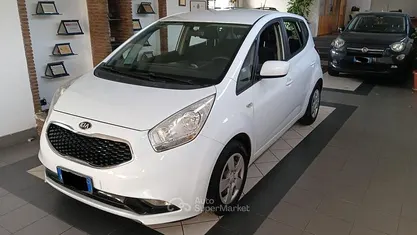 Usata Kia Venga Active 90 CV (66 kW) 2017 Bianco Utilitaria