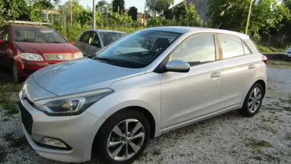 Usata Hyundai i20 Comfort 75 CV (55 kW) 2017 Grigio Berlina