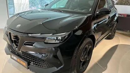 Nuova Alfa Romeo Junior Ti 145 CV (106 kW) 2026 Nero SUV