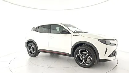 Nuova Alfa Romeo Junior Edizione Speciale 145 CV (106 kW) 2025 Bianco SUV