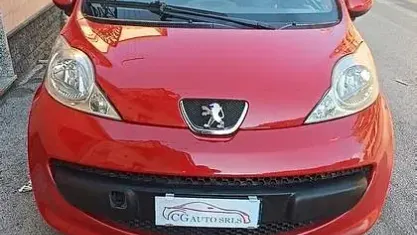 Usata Peugeot 107 68 CV (50 kW) 2008 Rosso Utilitaria