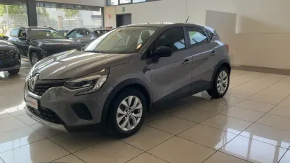 Usata Renault Captur Business 143 CV (105 kW) 2022 Grigio SUV