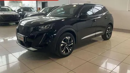 Usata Peugeot 2008 Allure 110 CV (80 kW) 2022 Nero SUV