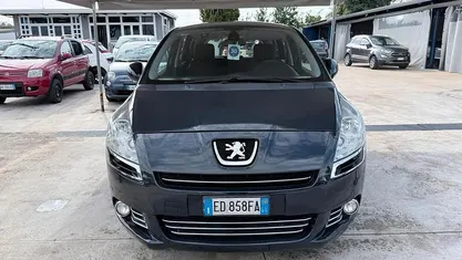 Usata Peugeot 5008 112 CV (82 kW) 2010 Blu Berlina