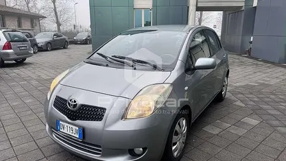Usata Toyota Yaris Sol 87 CV (63 kW) 2009 Grigio Utilitaria