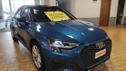 Begagnad Audi A3 Comfort 110 HK (80 kW) 2022 Blå Sedan