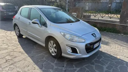 Usata Peugeot 308 Access 92 CV (67 kW) 2013 Grigio Berlina