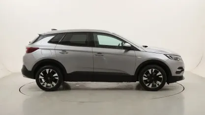 Usata Opel Grandland X Elegance 131 CV (96 kW) 2020 Argentoargento SUV