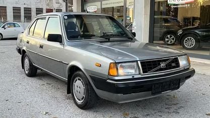 Brugt Volvo 340 71 HK (52 kW) 1984 Grå Sedan