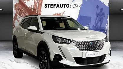 Usata Peugeot e-2008 Allure 56 kW (77 CV) 2021 Bianco madreperla SUV