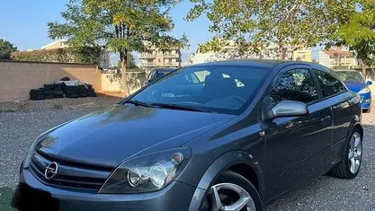 Usata Opel Astra GTC 120 CV (88 kW) 2005 Coupé