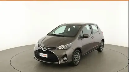 Usata Toyota Yaris Active 70 CV (51 kW) 2016 Grigio Utilitaria
