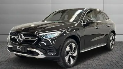Uusi Mercedes GLC300e 197 HP (144 kW) 2026 Musta Katumaasturi