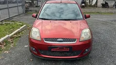 Usata 2007 Ford Fiesta Ghia Tre volumi | 2500 € (Buon prezzo)