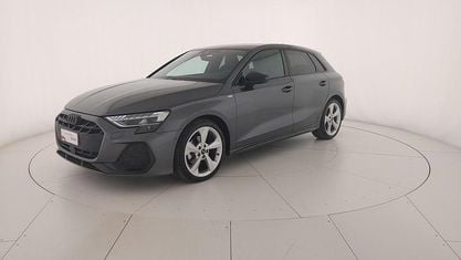Begagnad Audi A3 S-Line 150 HK (110 kW) 2025 Grå Sedan