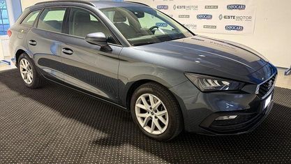 Usado Seat Leon Style 116 CV (85 kW) 2023 Gris Familiar