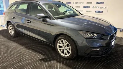 Usata Seat Leon Style 116 CV (85 kW) 2023 Grigio metallizzato Station wagon
