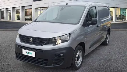 Grigio Usata 2022 Peugeot Partner Premium Monovolume | 12.213 € (Ottimo prezzo)