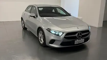 Gebraucht Mercedes A180 Executive 116 PS (85 kW) 2019 Grau Limousine