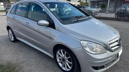 Usata Mercedes B170 115 CV (84 kW) 2008 Argento Monovolume