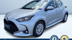 Usata 2020 Toyota Yaris Hybrid Active Tre volumi | 17.100 € (Buon prezzo)
