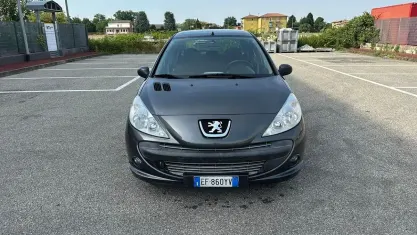 Usata Peugeot 206+ 68 CV (50 kW) 2011 Grigio Utilitaria