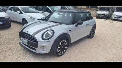 Usata Mini Cooper D 115 CV (84 kW) 2019 Utilitaria