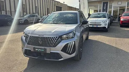 Usata Peugeot 2008 Allure 131 CV (96 kW) 2023 Grigio SUV