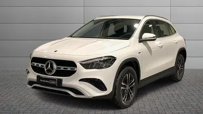 Bianco Nuova 2025 Mercedes E250 Advanced SUV | 42.500 € (Buon prezzo)