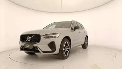 Usata Volvo XC60 Core 197 CV (144 kW) 2023 Vapour grey SUV