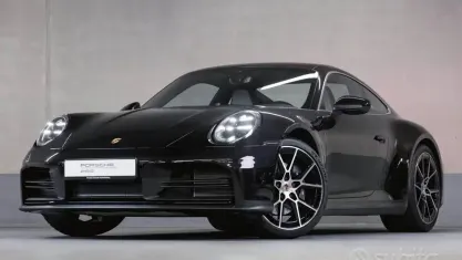Usata Porsche 911 Carrera 394 CV (289 kW) 2025 Rosso Coupé