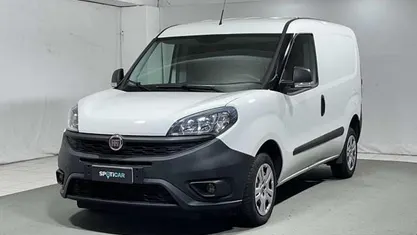 Usata Fiat Doblò Lounge 95 CV (69 kW) 2020 Bianco Monovolume