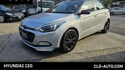 Usata Hyundai i20 Style 75 CV (55 kW) 2015 Grigio Berlina