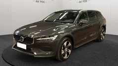 Grigio Usata 2022 Volvo V60 CC Plus Station wagon | 32.750 € (Super prezzo)